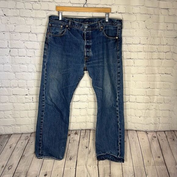 Levi’s Mens 501 Button Fly Straight Jeans size W40 x L30 - Picture 1 of 10
